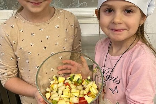 Ovocný salát aneb děti dětem  1