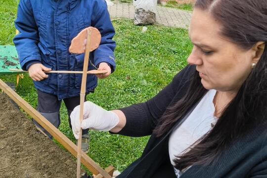 JARO na školní ZAHRÁDCE  1