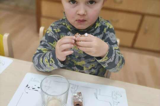 Děti pekly litý perník  1