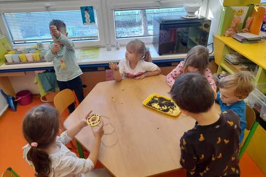 Pomáháme ptáčkům přečkat zimu 2 Pomáháme ptáčkům přečkat zimu 2 1