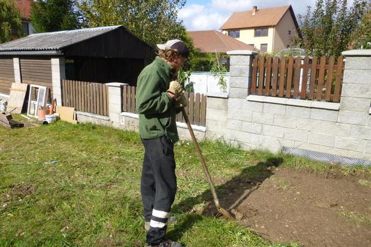 Už teď se těšíme na nové jarní záhony na naší zahradě 1