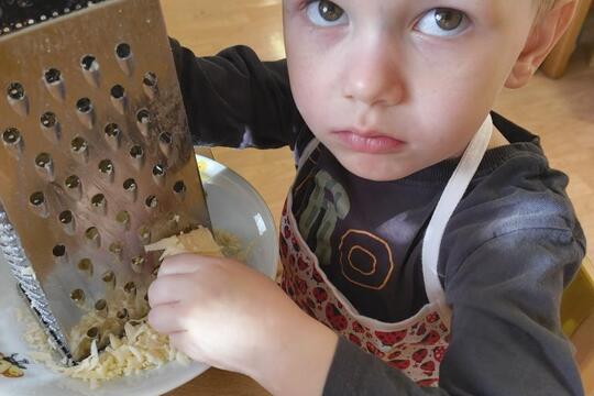 Pečeme s dětmi MRKVÁNKY se švestkovými povidly a vajíčkový QUICHE Pečeme s dětmi MRKVÁNKY se švestkovými povidly a vajíčkový QUICHE 1