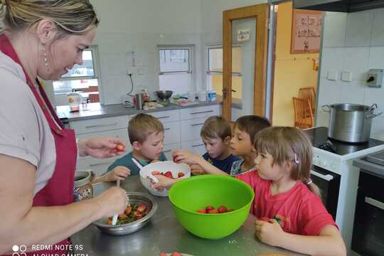 Předškoláci a jejich rozlučkový dort 1