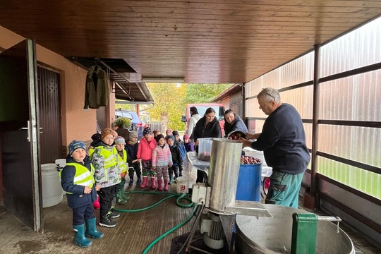 Moštování našich JABLÍČEK 1