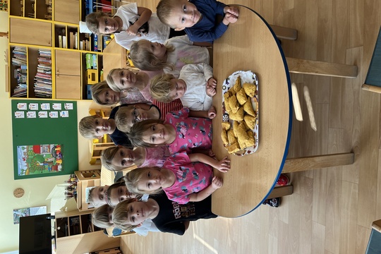 Sklízení mrkve a pečení mrkvových rohlíčků 1