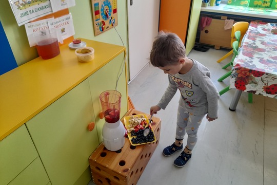 Neplýtváme aneb Všechno ovoce skončí v našem bříšku 1