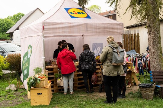 Díky podpoře společnosti Lidl se v Dětenicích otevřela nová jedlá školní zahrada 1