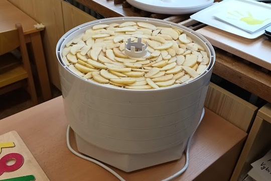 Jablečné křížaly a čaj 1