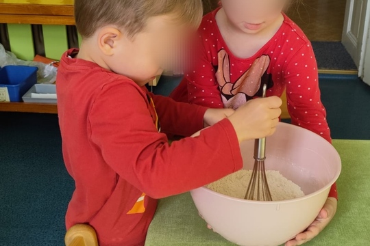 Velikonoční vajíčka z lineckého těsta (veganský recept) 1