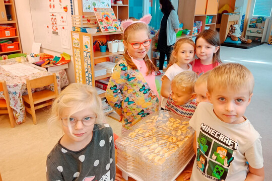 Sušení jablíček s dětmi 1