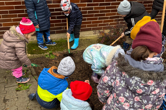 MŠ Dukelských hrdinů - Na jeden den zahradníkem 1