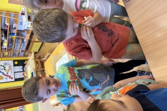 Jak jsme barvili vajíčka - Sluníčka 1