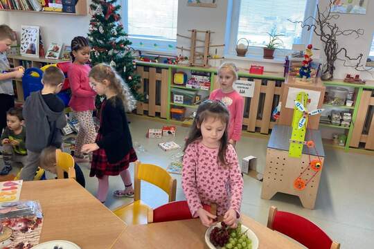 Nadílka ve školce, slavnostní oběd a ovocné pohoštění 1