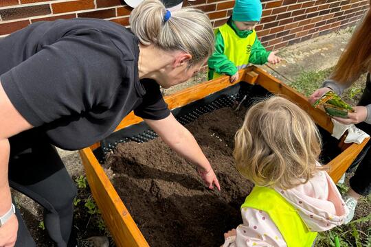 MŠ Dukelsých hrdinů - Malí zahradníci MŠ Dukelsých hrdinů - Malí zahradníci 1