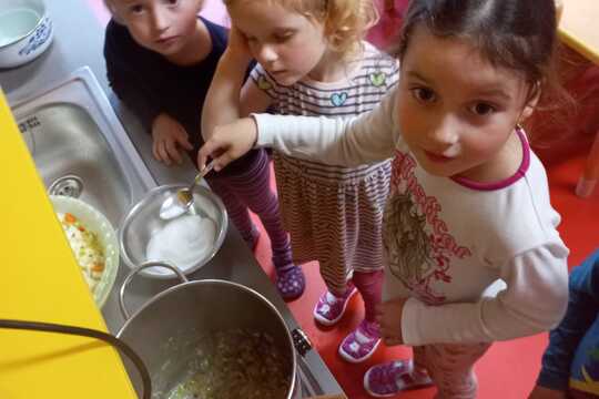 Vaříme si zeleninovou polévku :-) 1
