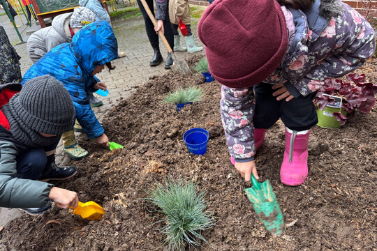 MŠ Dukelských hrdinů - Na jeden den zahradníkem 1