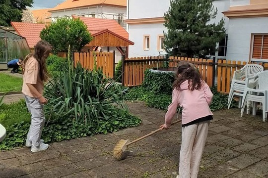 Práce na školní zahrádce 1