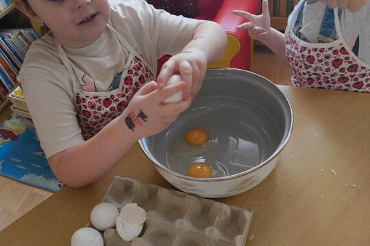 Pečeme s dětmi MRKVÁNKY se švestkovými povidly a vajíčkový QUICHE Pečeme s dětmi MRKVÁNKY se švestkovými povidly a vajíčkový QUICHE 1