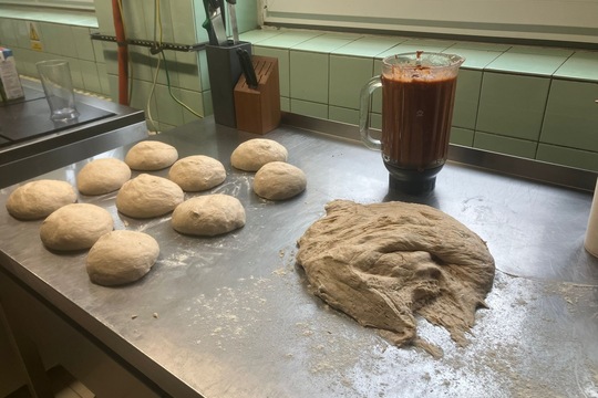 Voňavý den ve školce - pizza ze špaldové mouky Voňavý den ve školce - pizza ze špaldové mouky 1