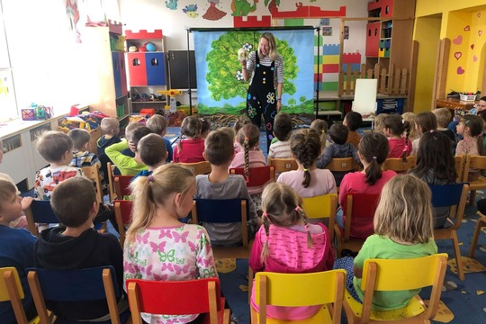 Dubnové aktivity ve třídě Motýlků a Včelek Dubnové aktivity ve třídě Motýlků a Včelek 1