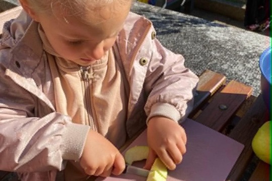 Děti z Berušek se staly pilnými včelkami Děti z Berušek se staly pilnými včelkami 1