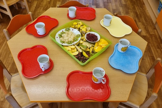 Ježečci a Medvídci z MŠ Soběchleby - ovocný talíř k odpolední svačince 1