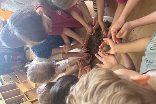 Výroba seeds bombs - Sluníčka 1