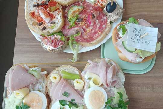 Den chlebíčků  v 5.A 1