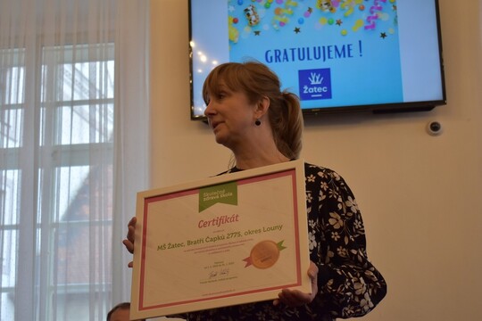Slavnostní předávání bronzového certifikátu MŠ Alergo na radnici v Žatci 1