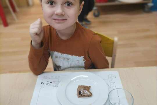 Děti pekly litý perník  1