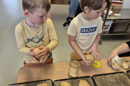 Žluté úterý ve znamení mazanců Žluté úterý ve znamení mazanců 1