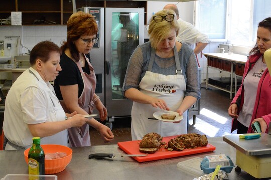 Kuchařky školních jídelen v Ústí nad Labem se vzdělávaly 1
