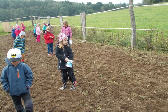 Na farmě v Částkově 1