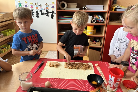 Jablíčko v našem jídelníčku - Kytičky 1