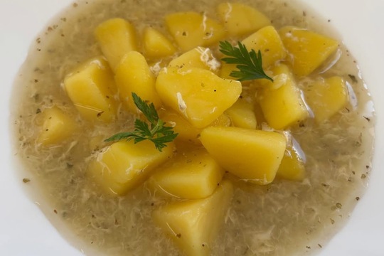 Polévka jako součást oběda Polévka jako součást oběda 1