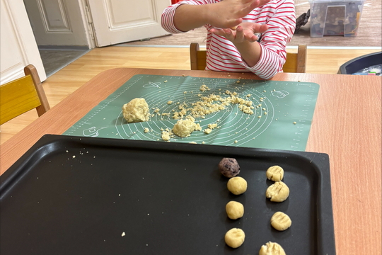 Pečení sušenek alá ledové kuličky Pečení sušenek alá ledové kuličky 1