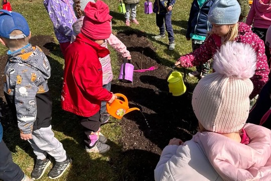 Jarní příprava záhonů 1