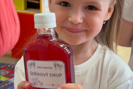 Šeříkový sirup jako dárek Šeříkový sirup jako dárek 1