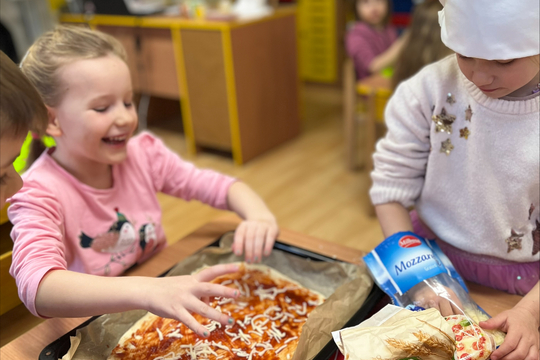 Ovocné osvěžení a hra na barmany i pizzaře u Žabiček 1