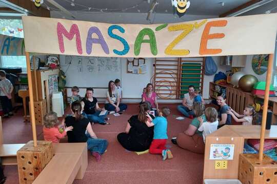 Den maminek Den maminek 1