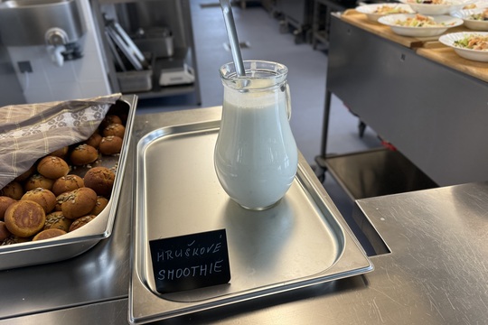 Když zdraví chutná: salát s pečenou rybou a domácí luštěninovou houstičkou Když zdraví chutná: salát s pečenou rybou a domácí luštěninovou houstičkou 1