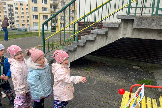 MŠ Sluníčko Krupka - Zajíček Hopík a velikonoční stezka MŠ Sluníčko Krupka - Zajíček Hopík a velikonoční stezka 1