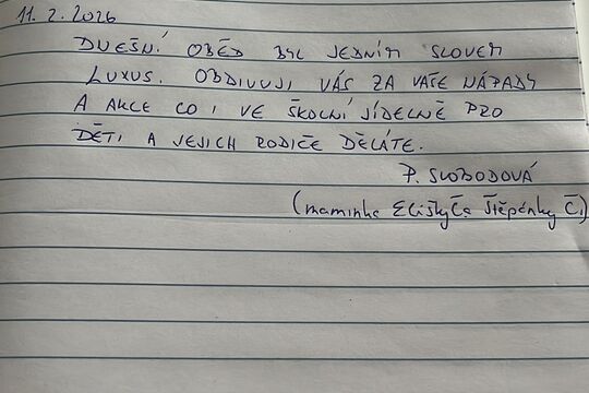 Maškarní veselí ve školní jídelně: když oběd chutná i baví Maškarní veselí ve školní jídelně: když oběd chutná i baví 1