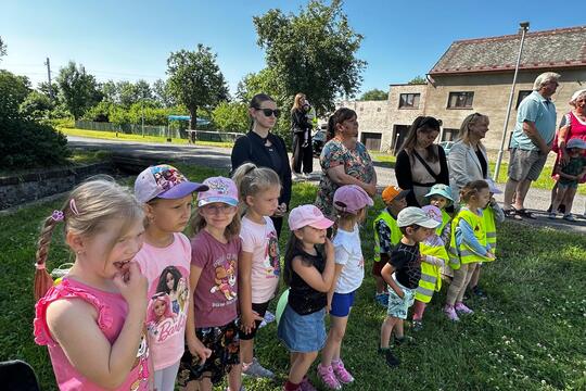 MŠ Sluníčko Soběchleby - Slavnostní setkání - převzetí stromku 1