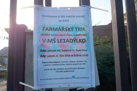 První farmářský trh ve školce se vydařil!  1