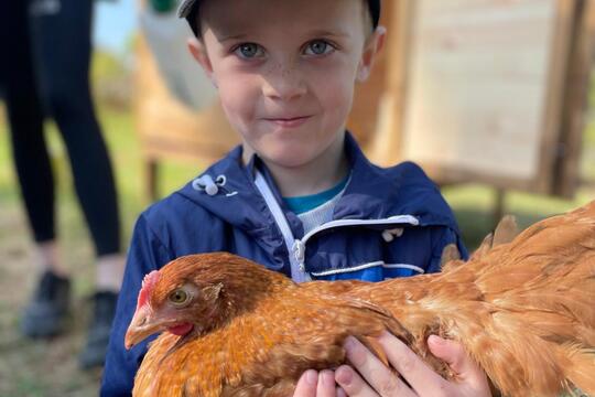 Propojení věkových skupin na farmě u Sedlářů 1