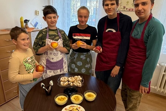 Zpracování jablíček z naší školní zahrady 1