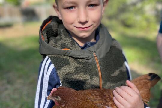 Propojení věkových skupin na farmě u Sedlářů 1