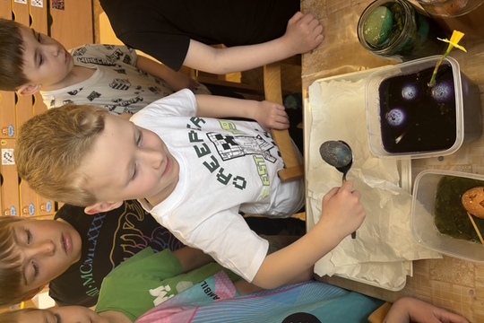 Jak jsme barvili vajíčka - Sluníčka 1