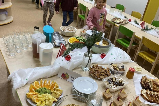 Vánoční dopoledne plné pohody, spolupráce a radosti Vánoční dopoledne plné pohody, spolupráce a radosti 1